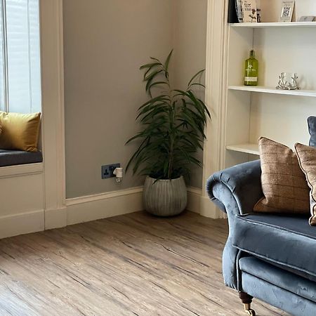 An Steisean With Office - Comet Apartments هيلينسبورغ المظهر الخارجي الصورة