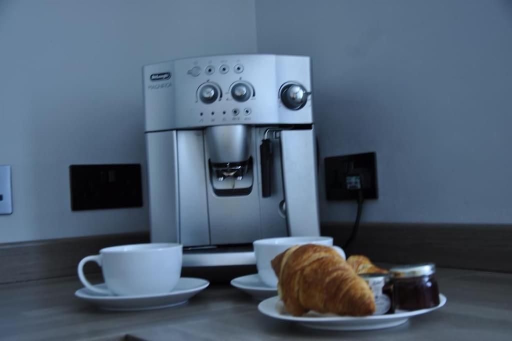 An Steisean With Office - Comet Apartments هيلينسبورغ المظهر الخارجي الصورة
